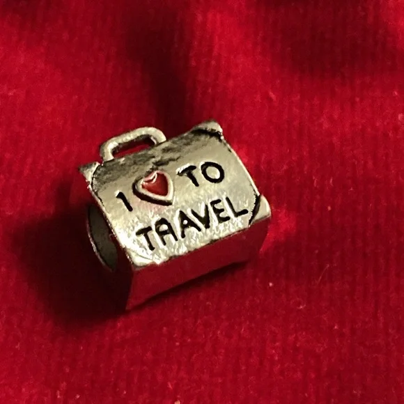 ๐งณ NWOT - I โค๏ธ To Travel Suitcase - Silvertone Slider Charm ๐งณ - Picture 3 of 6